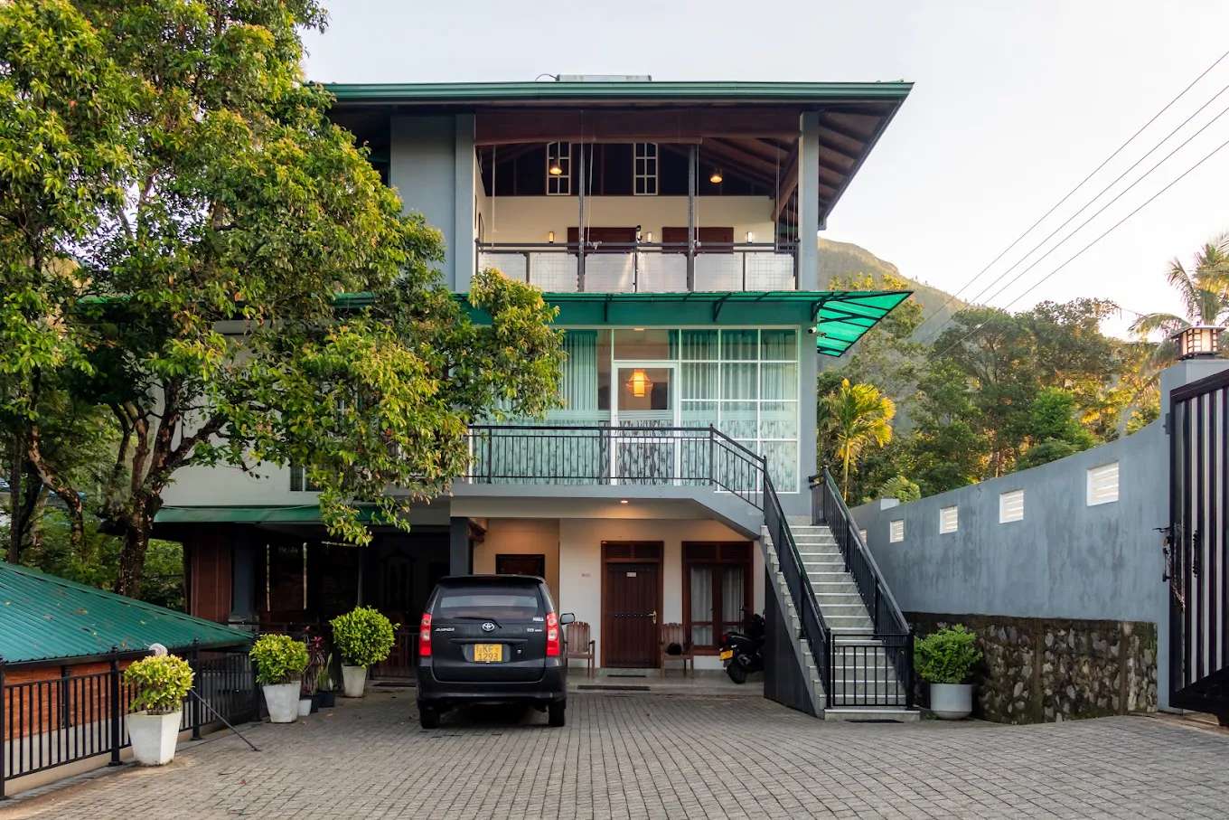 Image of  Mount Seven Holiday Inn 