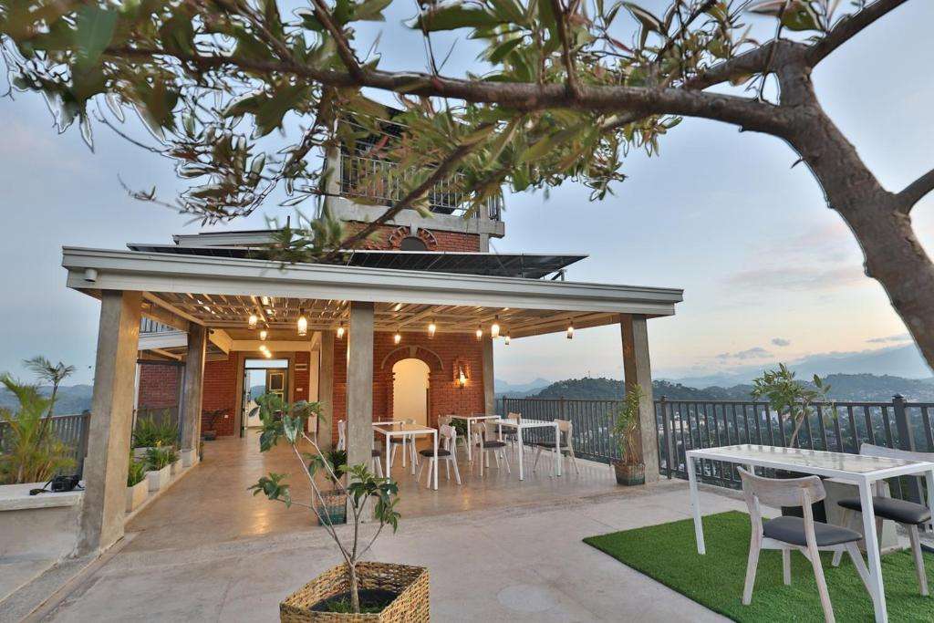 Image of  Earthbound Residence 