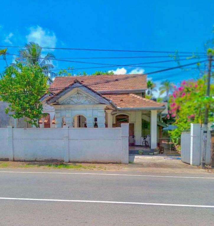 Image of  Free House 