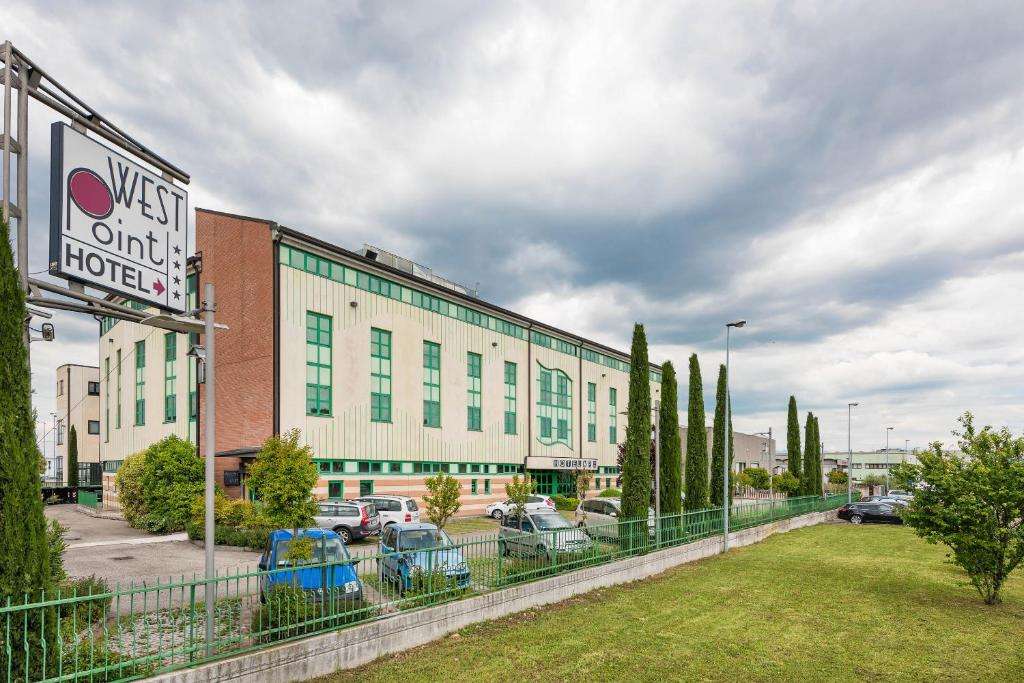 Image of  West Point Airport Hotel 