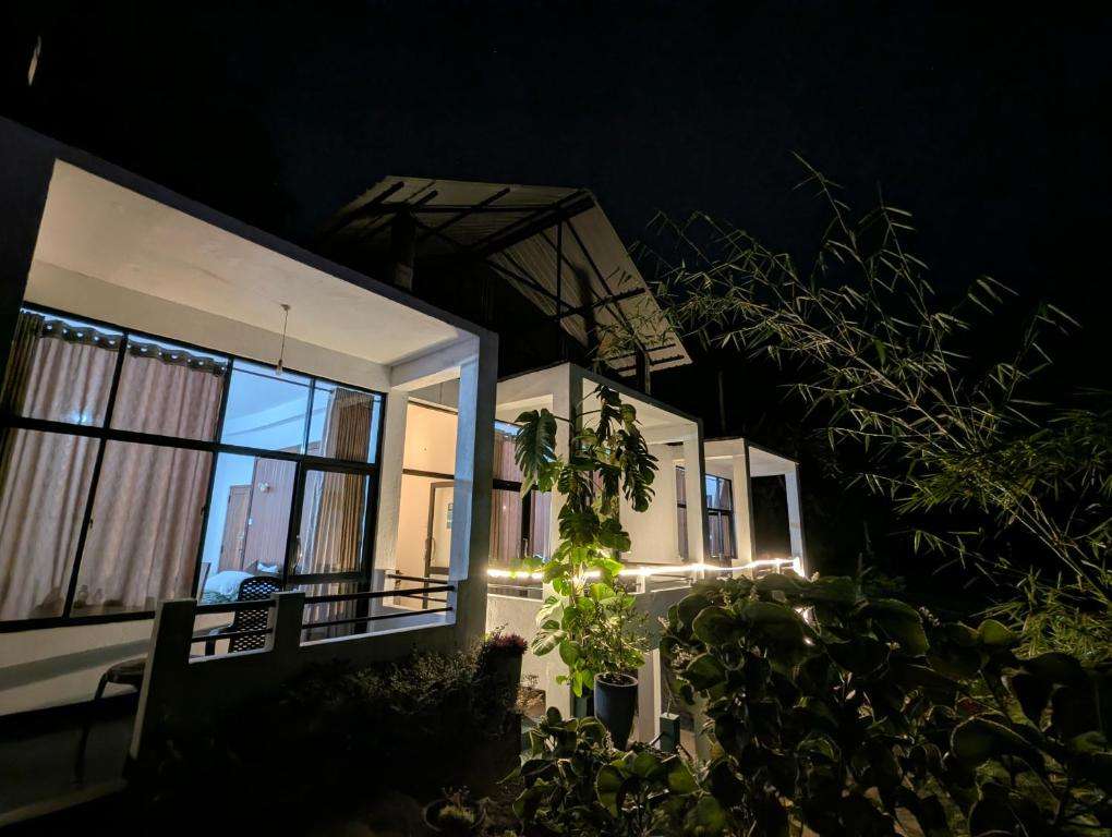 Image of  Su Casa Ella 