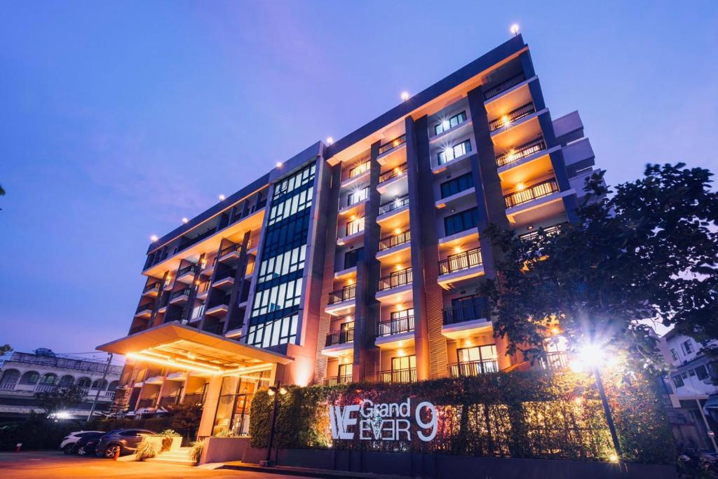 Image of  We Grand Ever 9 