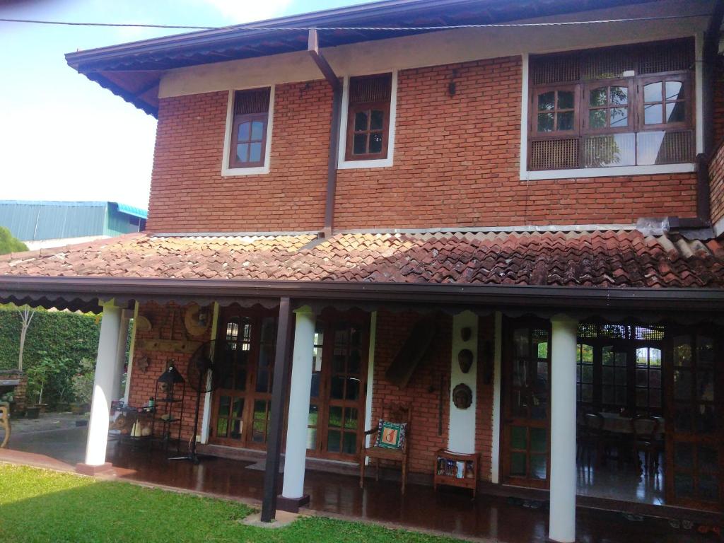 Image of  Roche's Cozy Corner R-1 Upper Level 