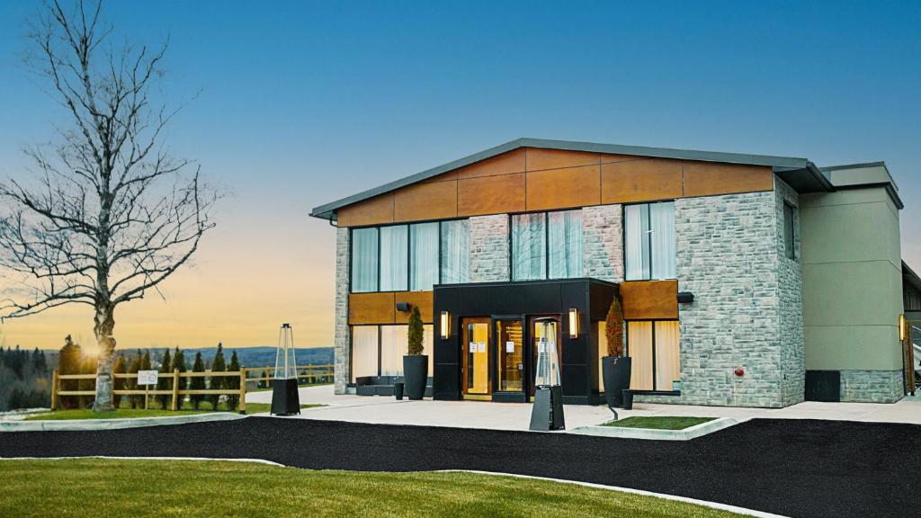 Image of  Mount Alverno Luxury Resorts 