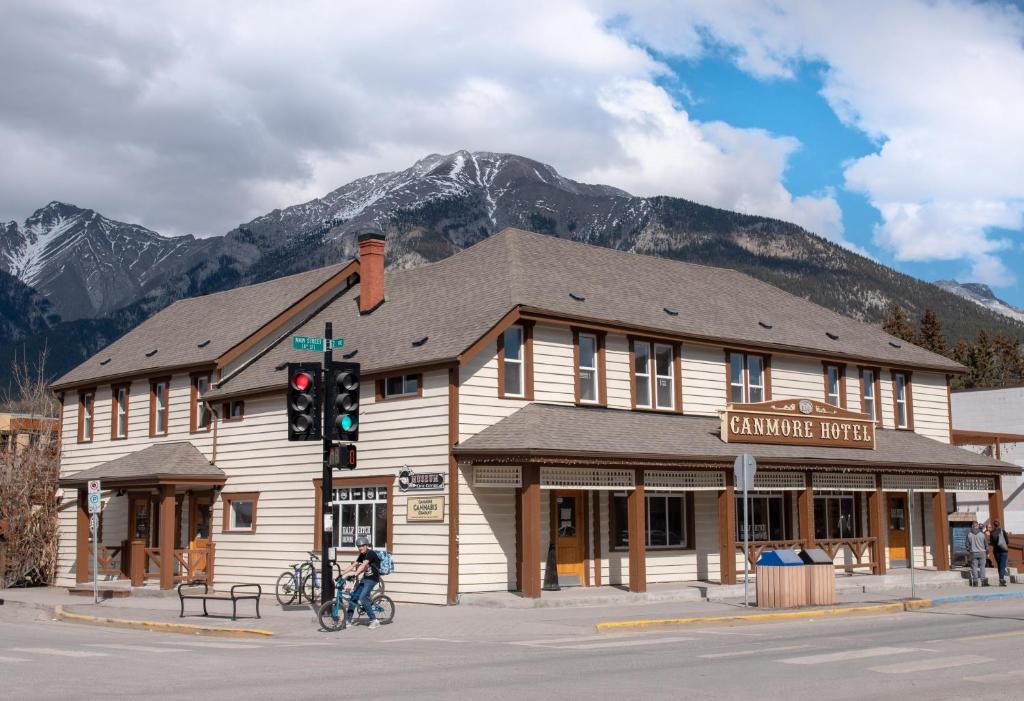 Image of  PARTY HOSTEL - The Canmore Hotel Hostel 