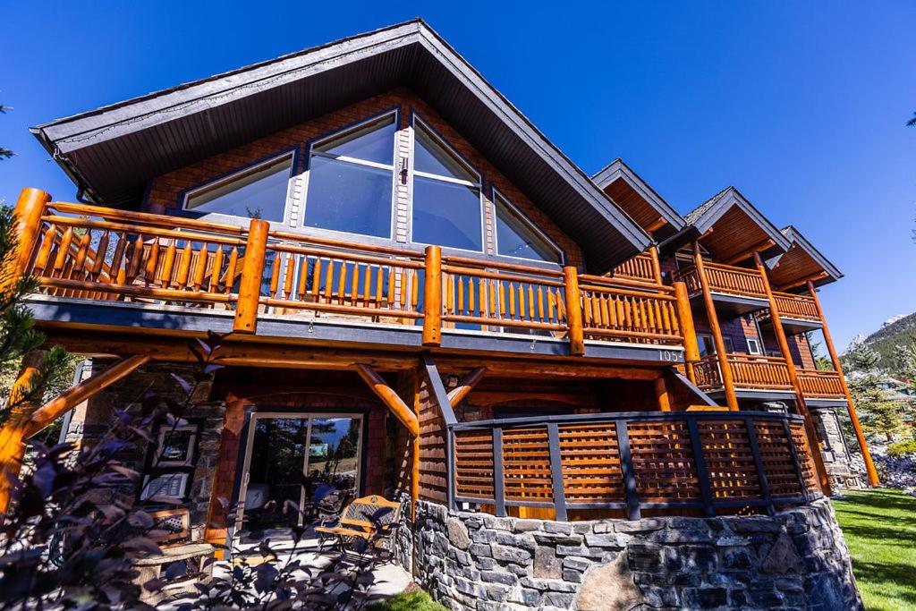 Image of  A Bear And Bison Country Inn 
