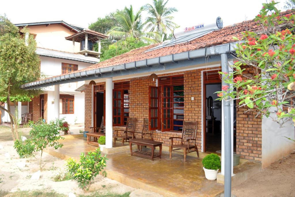 Image of  Dilena Beach Inn 