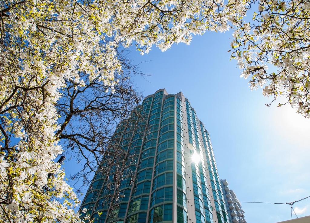 Image of  Rosedale On Robson Suite Hotel 