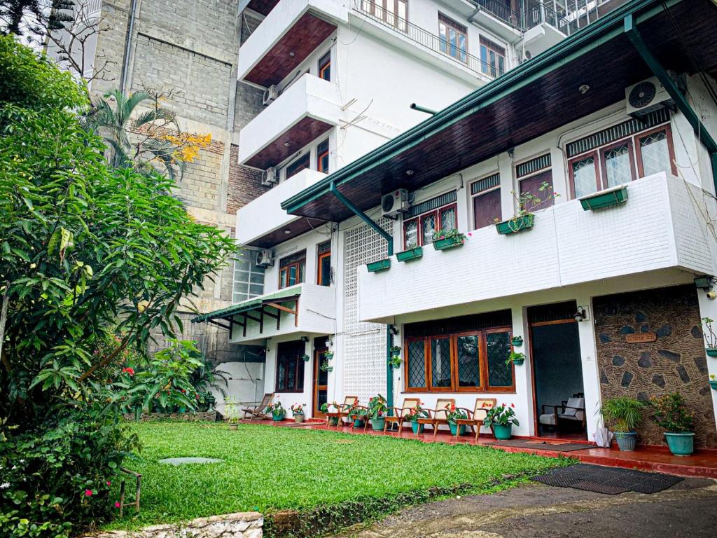 Image of  Sharon Inn 