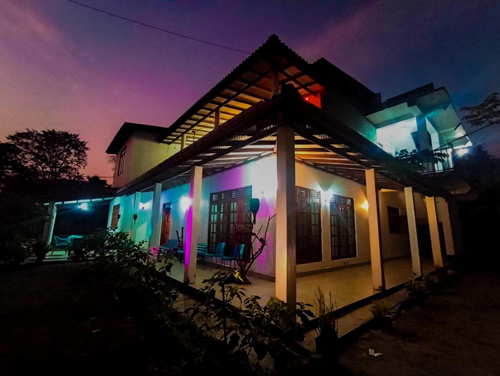 Image of  KING TOP Holiday Inn 
