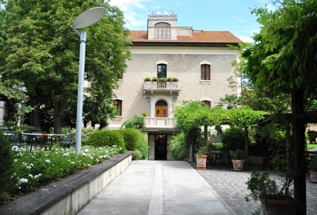 Image of  Deco Hotel 