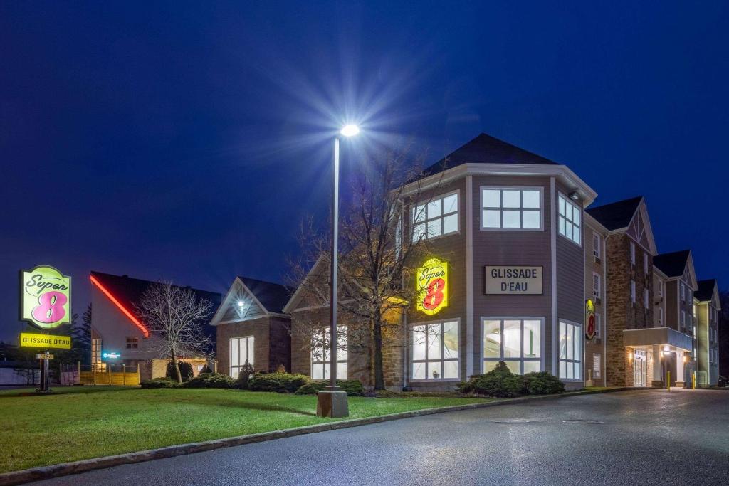 Image of  Super 8 By Wyndham Quebec City 