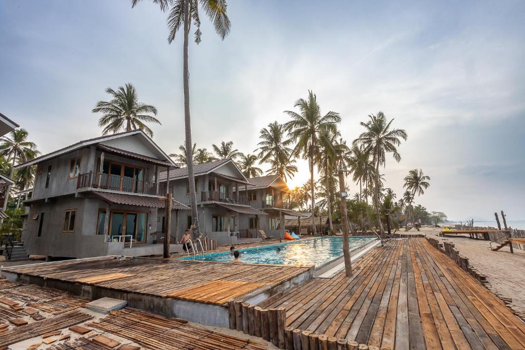Image of  Laemsui Beach 