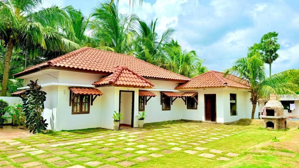 Image of  Abbi Holidays - Keerimalai Cultural Villa 
