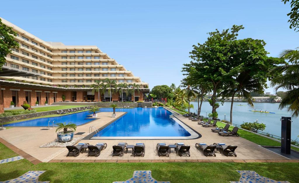 Image of  Cinnamon Lakeside 