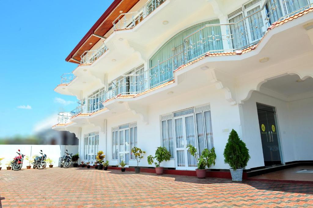 Image of  Hotel Glee 