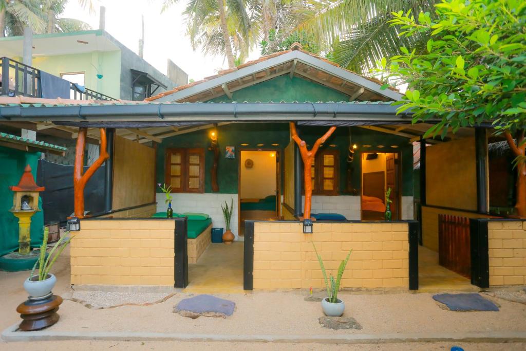 Image of  Rosa Shashi Cabanas 