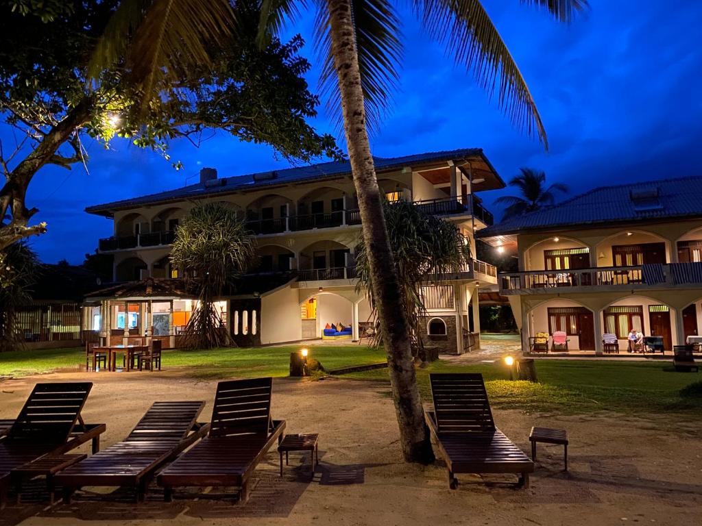Image of  Sri Gemunu Beach Resort 