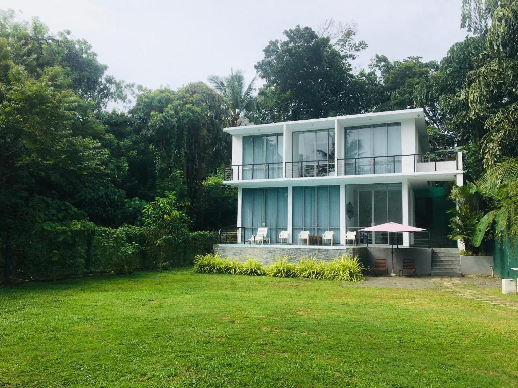Image of  Neilis Villa 