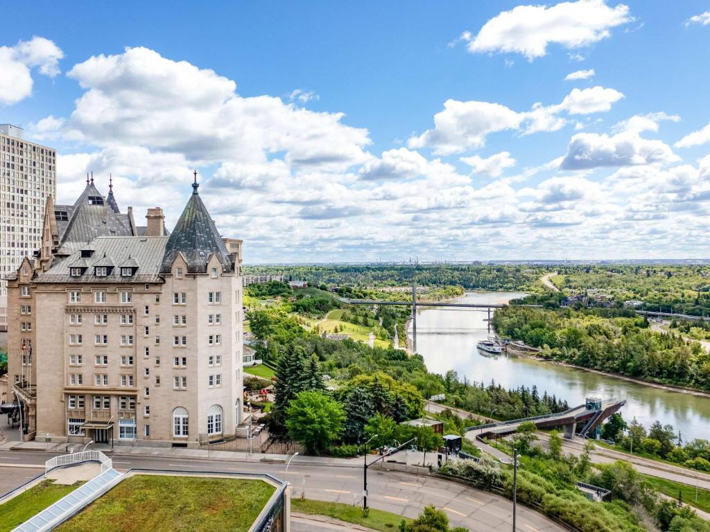 Image of  Fairmont Hotel Macdonald 